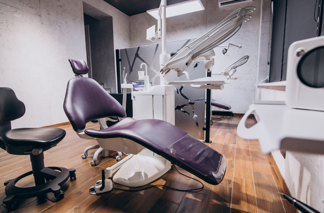 Nowe technologie w stomatologii – co warto wdrożyć w gabinecie?